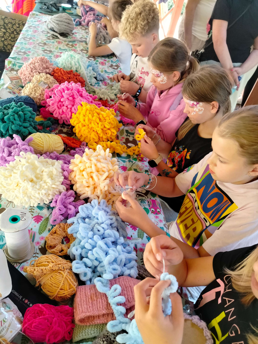 Festiwal Hanza i dzierganie scrunchie