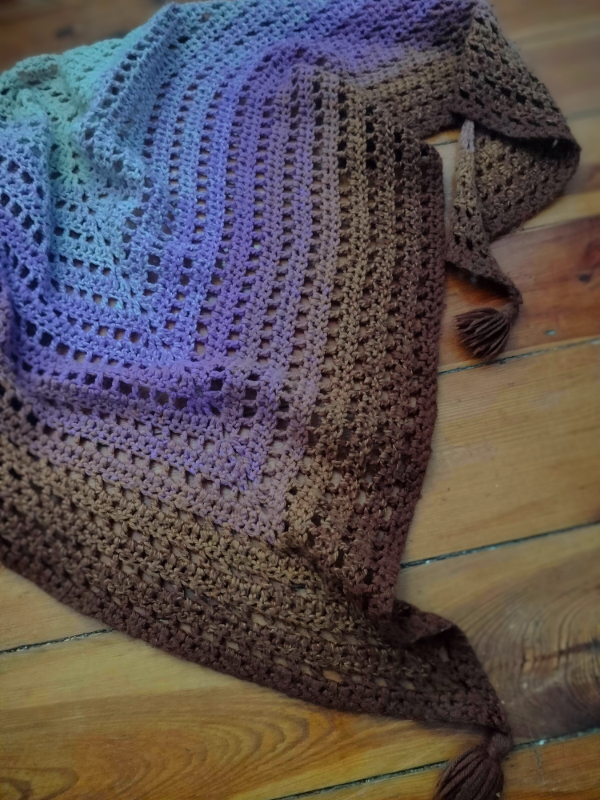 Read more about the article Warsztaty – jesienna chusta na szydełku 