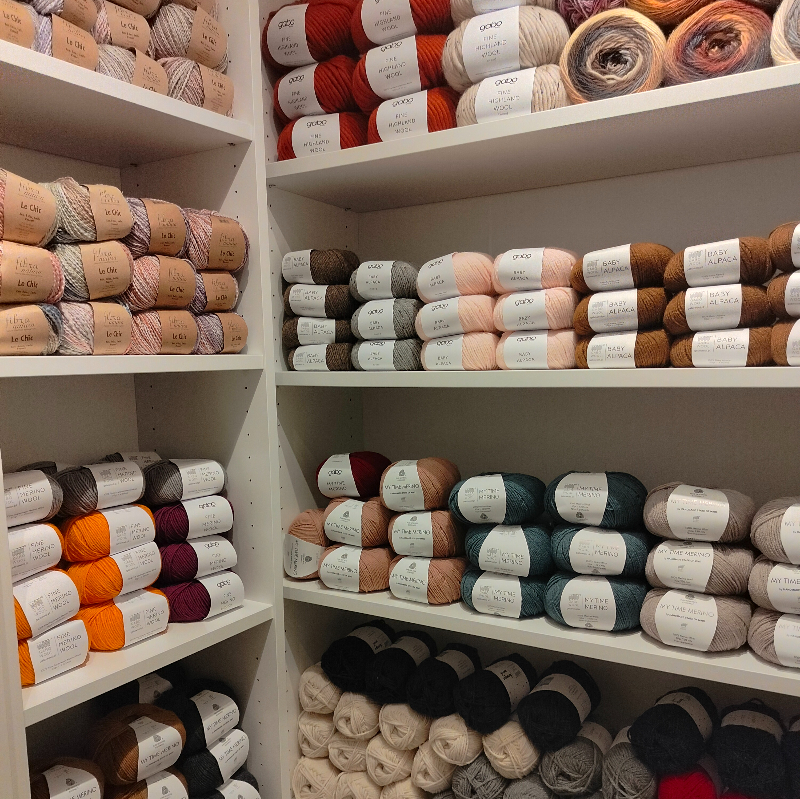 Read more about the article Wyjątkowe włóczki na wyjątkowe projekty. Sklepik zaprasza!